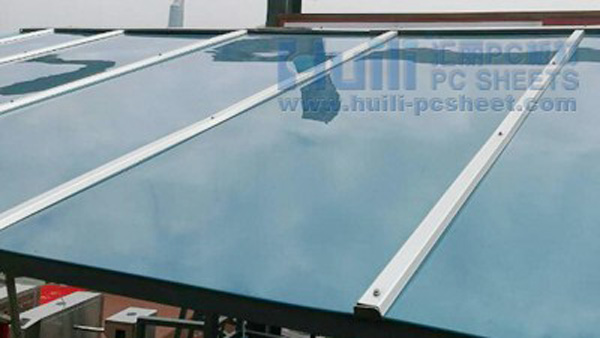 如何快速區(qū)分耐力板的質(zhì)量好壞？怎樣才能挑選到好的耐力板？