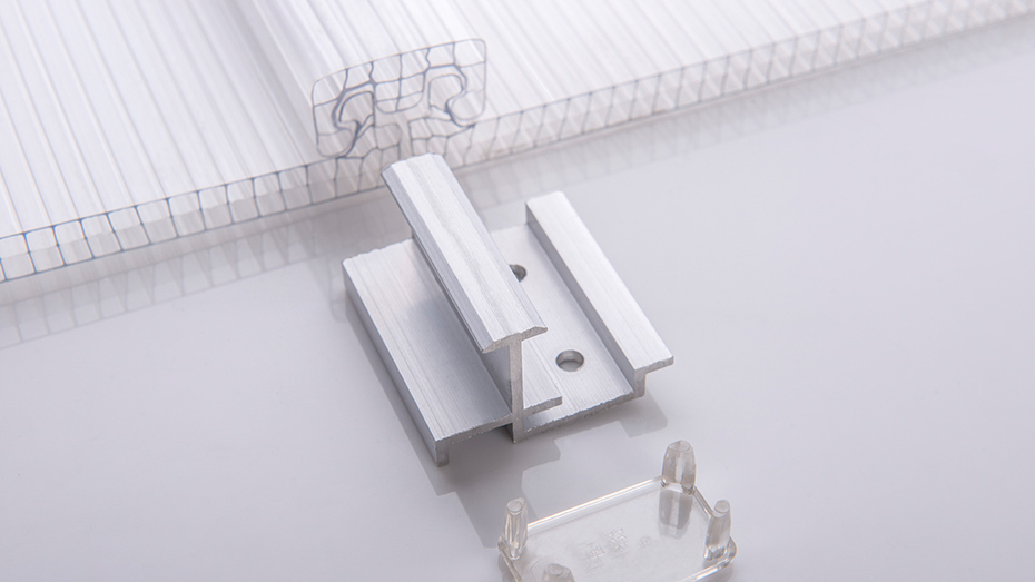 透明U型鎖扣陽(yáng)光板系統(tǒng)