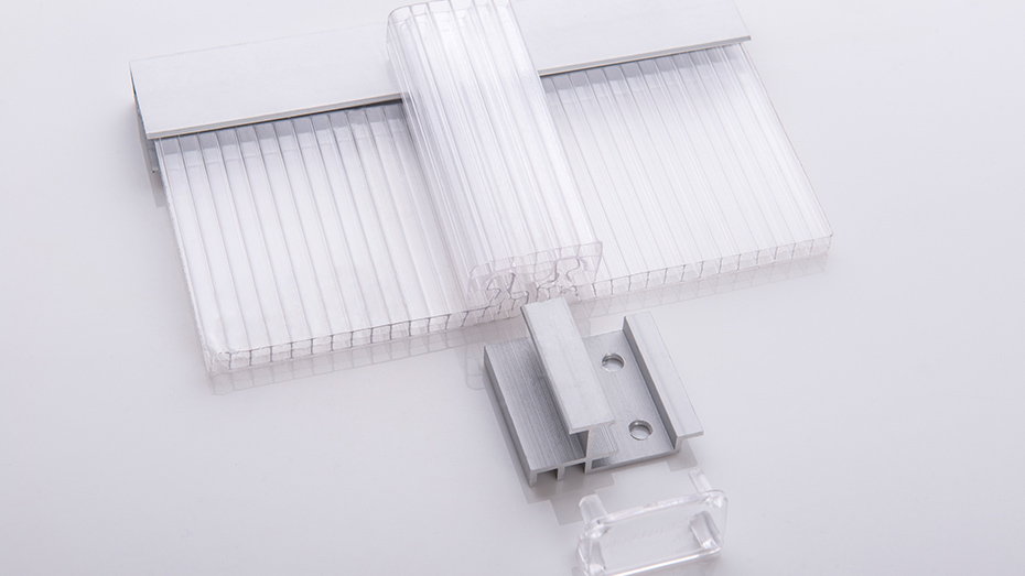 無(wú)色透明U型鎖扣陽(yáng)光板