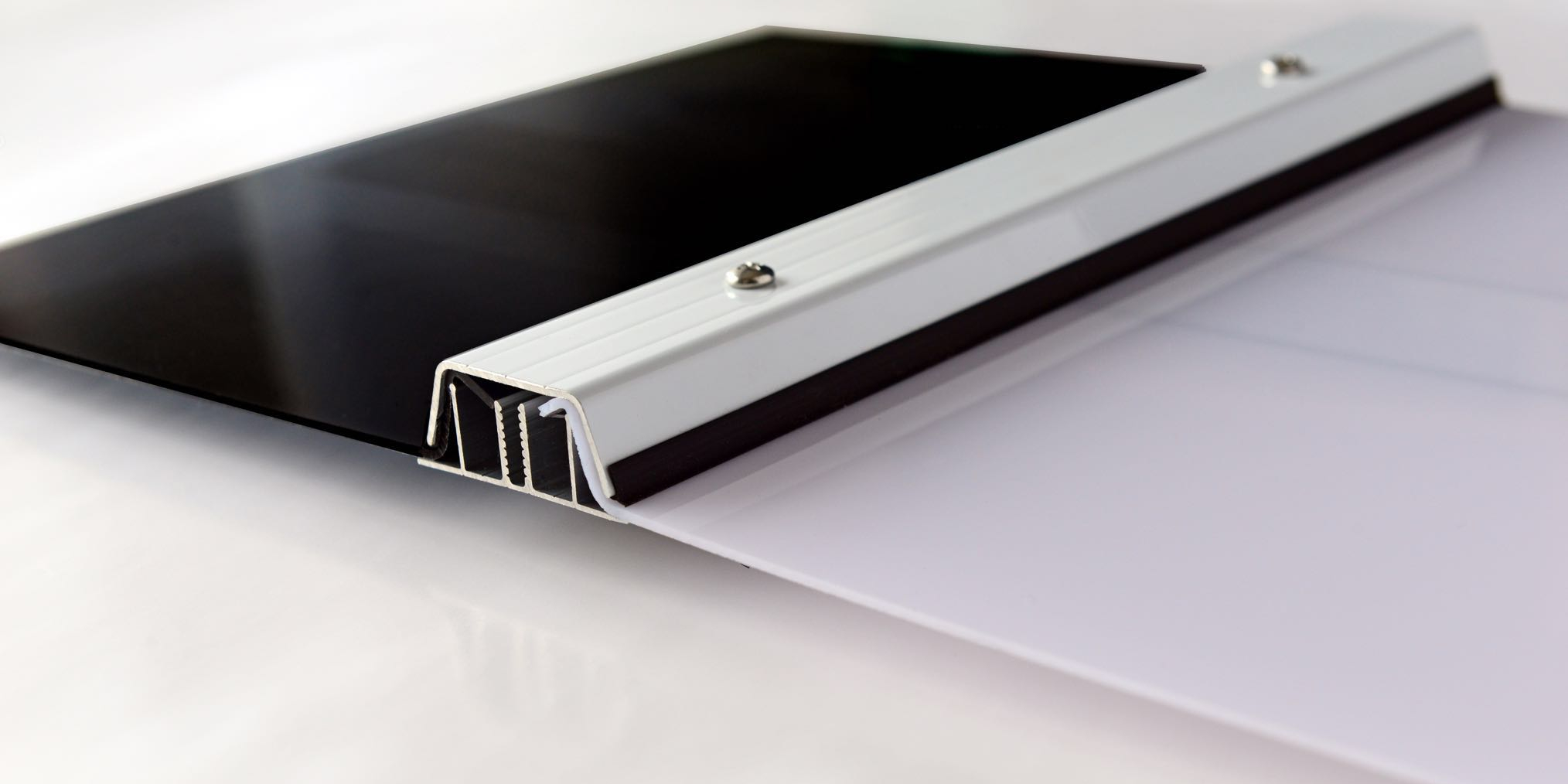 聚碳酸酯U型實心板建筑系統(tǒng)組件及安裝步驟