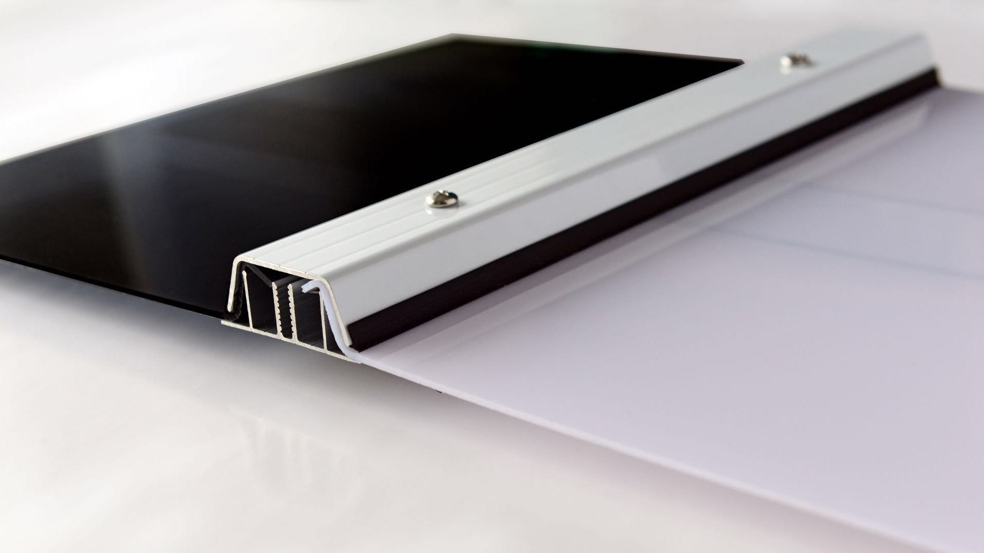 U型鎖扣實(shí)心板系統(tǒng)